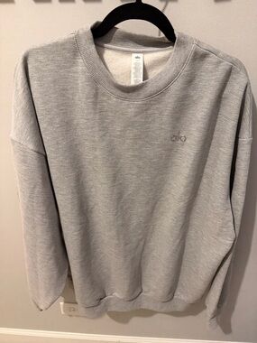 ALO Yoga Men's Heather Gray Crewneck Sweatshirt